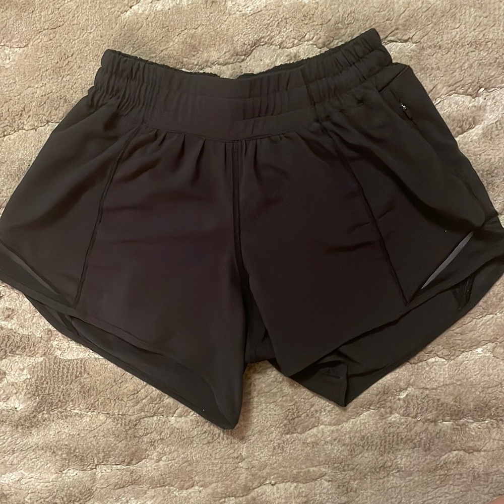 Lululemon Hotty Hot 4” Lined Shorts